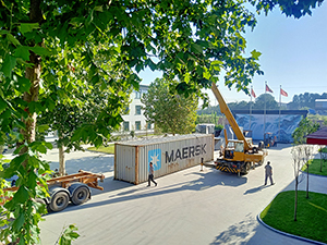 印度尼西亞石膏粉生產線發(fā)貨，今天裝了一個集裝箱，明天繼續(xù)。